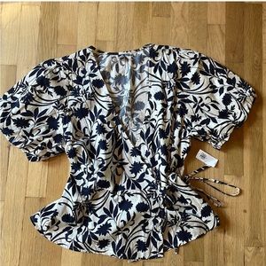 NWT Old Navy Puff Sleeve Floral Wrap Top